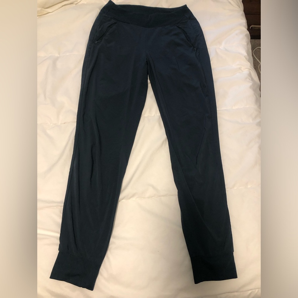 Athleta Soho Jogger- size 6 TALL
